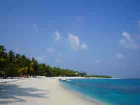 Lakshadweep Tourism in Crisis: Alleged Scam Strands Tourists as Access to Bangaram and Thinnakara Islands is Blocked