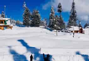 Experience the Snow Clad Landscapes in the curated Kashmir Winter Tour Packages by SetMyTrip